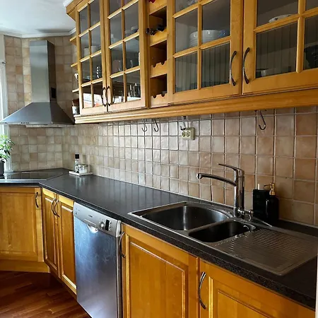 Family-friendly Townhouse For Rent Molde